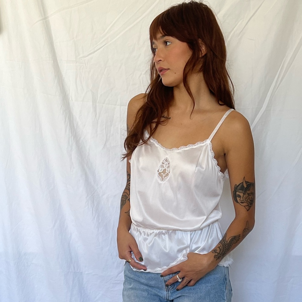Vintage top with keyhole